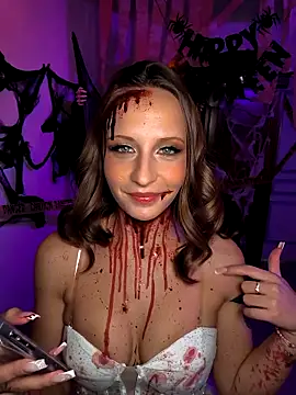 emma4xxx online show from October 28, 2025, 8:11 pm