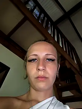 Snapshot of emma4xxx chatting on February 3, 2026, 8:14 pm emma4xxx online show from February 3, 2026, 8:14 pm