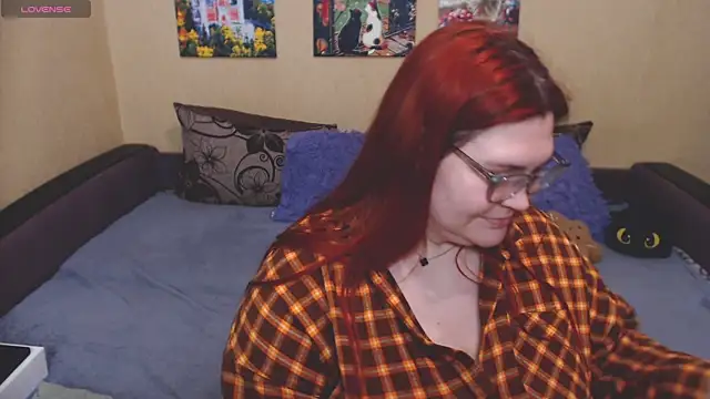 Snapshot of JuliaKeln chatting on April 18, 2026, 7:58 pm JuliaKeln online show from April 18, 2026, 7:58 pm