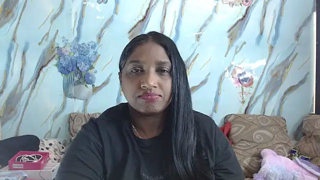 Snapshot of Indian_tracy chatting on June 11, 2026, 8:34 am Indian tracy online show from June 11, 2026, 8:34 am