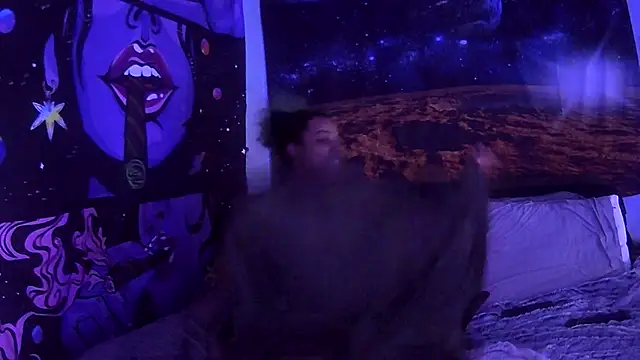 AutumnHart online show from February 4, 2025, 2:10 pm