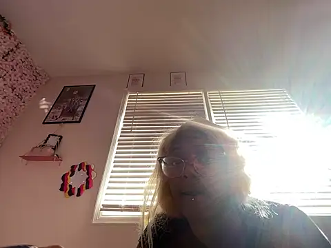 VixenCapri online show from November 11, 2025, 2:17 pm