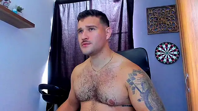Snapshot of AndrewDiaz chatting on June 7, 2026, 6:00 pm AndrewDiaz online show from June 7, 2026, 6:00 pm