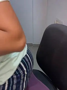 kannadatelugugirl online show from December 29, 2024, 1:49 pm