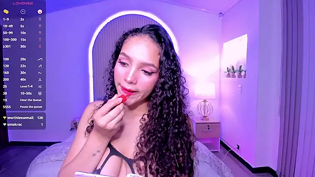 anahi curlie1 online show from December 22, 2024, 7:44 am