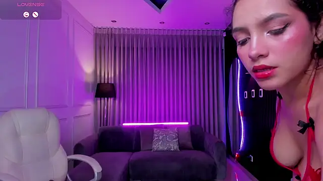 anahi curlie1 online show from January 24, 2025, 8:34 am