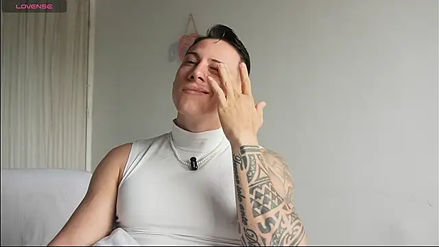 Snapshot of Muscle_King_Cum chatting on June 19, 2026, 1:15 pm Muscle King Cum online show from June 19, 2026, 1:15 pm