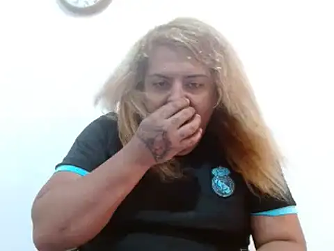 Snapshot of KIARAMARSHALLWELLZ chatting on January 31, 2025, 6:47 pm KIARAMARSHALLWELLZ online show from January 31, 2025, 6:47 pm