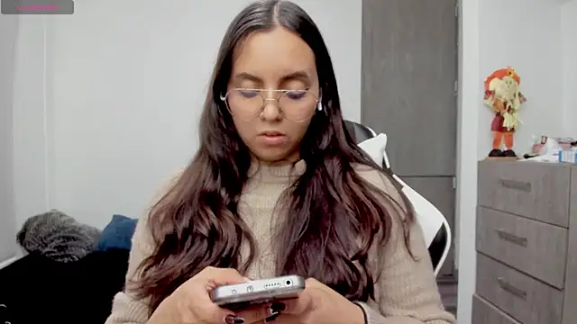 Valery7rose  online show from November 2, 2025, 2:14 am