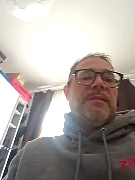 BananasNCream online show from September 25, 2025, 8:18 am