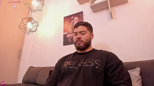 SebastianVilla  online show from September 15, 2025, 11:05 pm