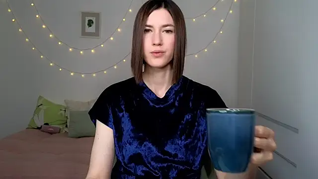 Snapshot of AliciaNewell chatting on July 14, 2026, 4:28 am AliciaNewell online show from July 14, 2026, 4:28 am