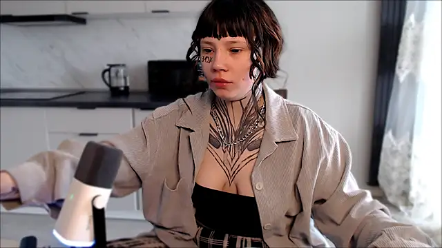 tradishka online show from March 3, 2025, 8:49 am