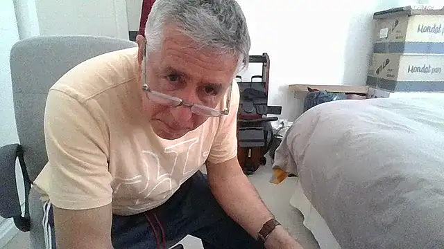 Snapshot of parejamlga58 chatting on April 14, 2026, 2:01 pm parejamlga58 online show from April 14, 2026, 2:01 pm