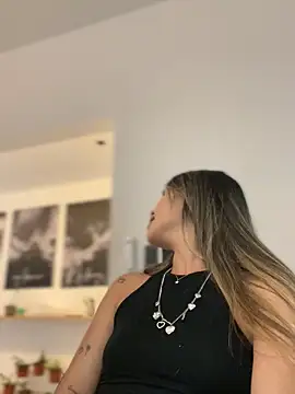 Snapshot of Emilia_Bakerr chatting on March 13, 2025, 6:01 pm Emilia Bakerr online show from March 13, 2025, 6:01 pm