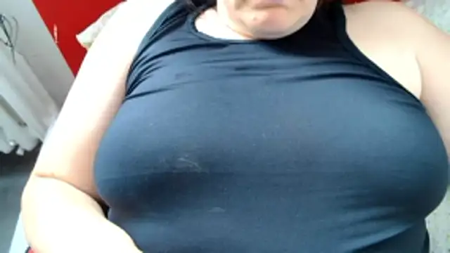 Snapshot of Lucinka1 chatting on June 18, 2026, 7:52 am Lucinka1 online show from June 18, 2026, 7:52 am