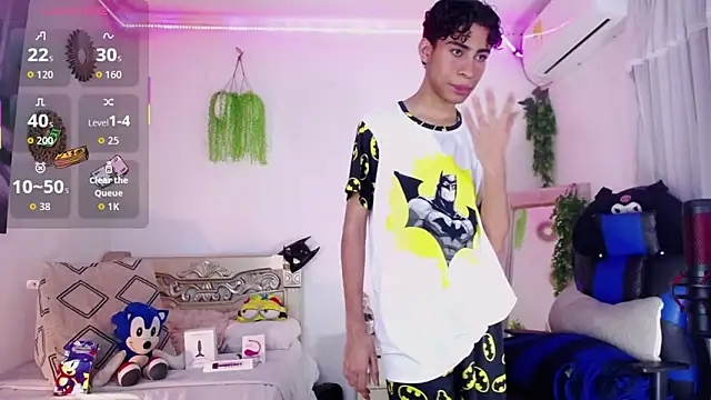 huge armound online show from April 12, 2026, 5:56 am