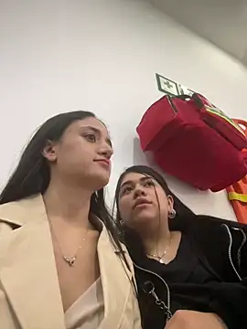  Caroliinee  online show from January 28, 2025, 7:21 pm