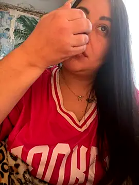 DaisyStreet online show from December 4, 2025, 12:25 pm