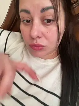 DaisyStreet online show from April 7, 2026, 3:51 am