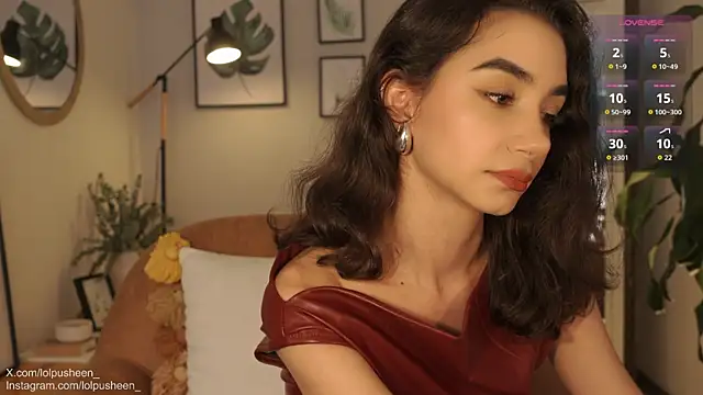 JulietteDee online show from November 17, 2025, 9:42 pm