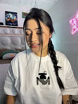 lucianaroy online show from January 15, 2025, 12:51 am