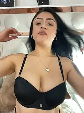 lucianaroy online show from February 6, 2025, 9:28 pm