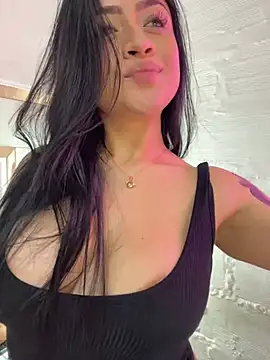 lucianaroy online show from February 28, 2025, 11:47 am