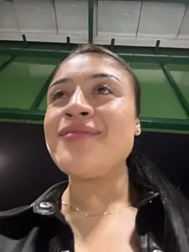 lucianaroy online show from October 21, 2025, 1:17 am