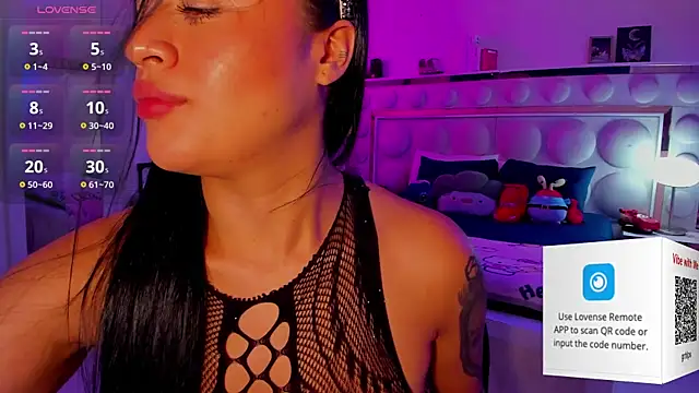 lucianaroy online show from July 3, 2026, 8:37 pm