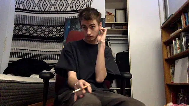 spicylaboi online show from December 2, 2025, 10:09 am