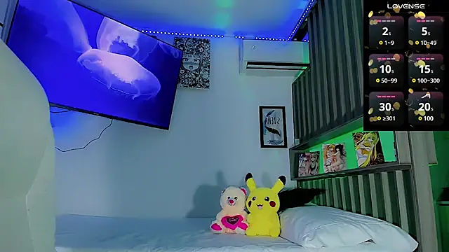 Ashlycuute online show from March 23, 2025, 8:48 am