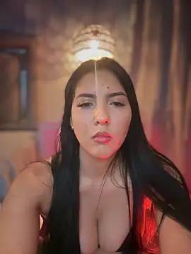 Snapshot of MarianaBenz chatting on February 7, 2025, 11:34 pm MarianaBenz online show from February 7, 2025, 11:34 pm