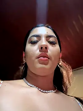 Snapshot of MarianaBenz chatting on October 20, 2025, 12:00 am MarianaBenz online show from October 20, 2025, 12:00 am