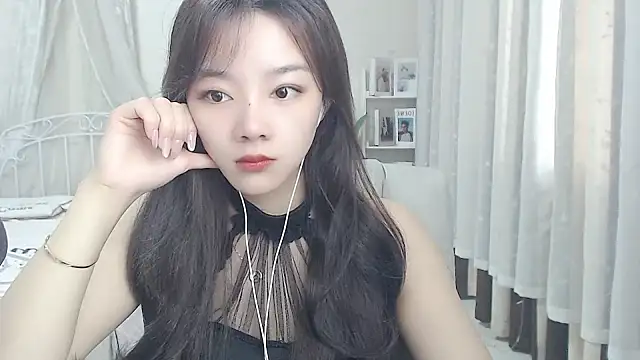 Snapshot of Jenny-Z chatting on April 4, 2026, 1:37 am Jenny-Z online show from April 4, 2026, 1:37 am