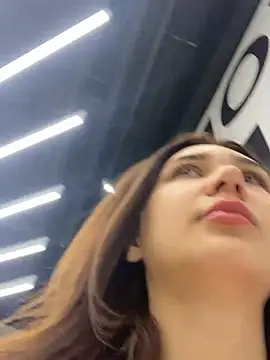 QuitieLia online show from December 15, 2024, 8:30 am