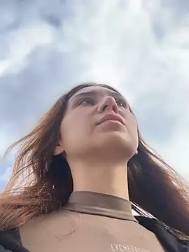 QuitieLia online show from September 19, 2025, 8:05 am