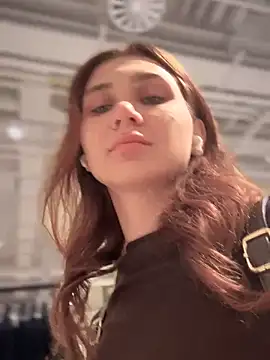 QuitieLia online show from September 24, 2025, 8:28 am