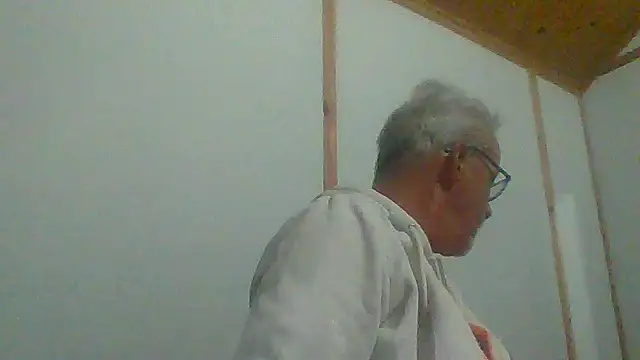 Snapshot of tuggy59 chatting on September 30, 2025, 6:40 am tuggy59 online show from September 30, 2025, 6:40 am