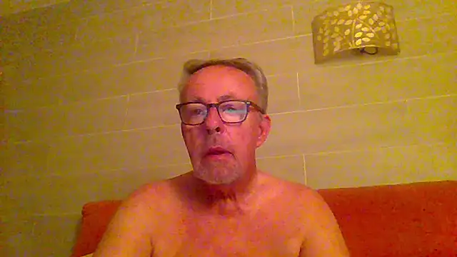 Snapshot of tuggy59 chatting on June 11, 2026, 3:37 am tuggy59 online show from June 11, 2026, 3:37 am