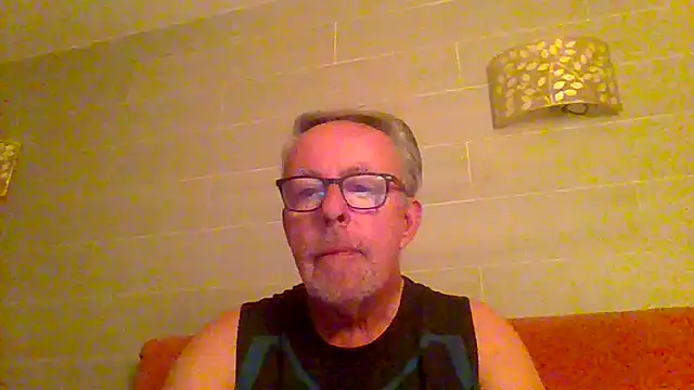 Snapshot of tuggy59 chatting on June 16, 2026, 3:42 am tuggy59 online show from June 16, 2026, 3:42 am