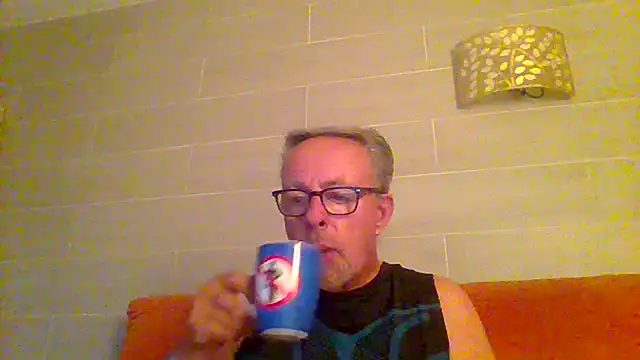 Snapshot of tuggy59 chatting on June 17, 2026, 4:48 am tuggy59 online show from June 17, 2026, 4:48 am
