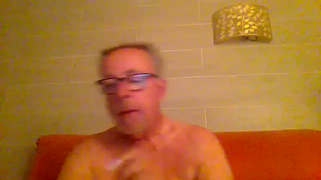 Snapshot of tuggy59 chatting on July 13, 2026, 3:53 am tuggy59 online show from July 13, 2026, 3:53 am