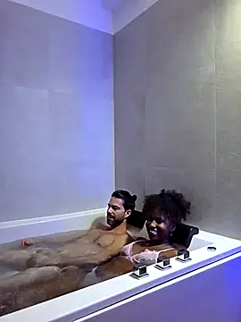 Jeniffer Jarvis online show from September 17, 2025, 9:49 pm