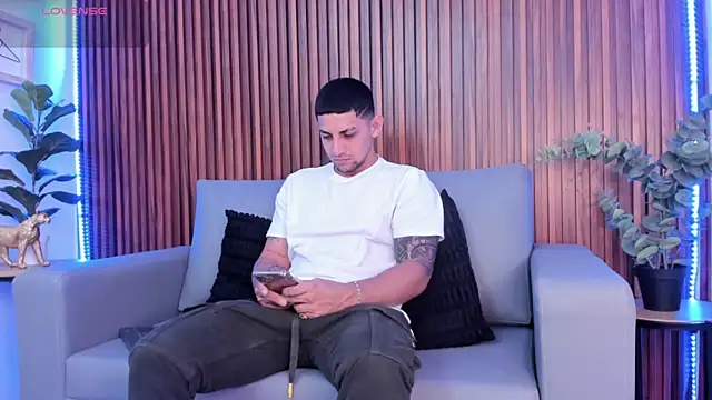 Alex cute77 online show from March 5, 2026, 12:01 pm