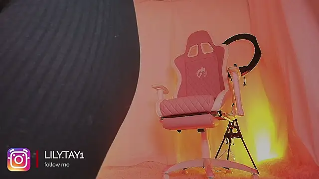 lili taylor online show from February 5, 2026, 4:22 pm