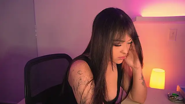 Gloomydoll online show from February 4, 2026, 6:58 pm