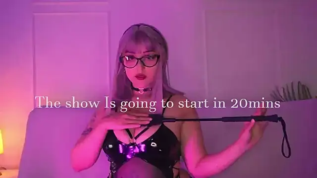 Snapshot of Gloomydoll chatting on June 12, 2026, 6:29 pm Gloomydoll online show from June 12, 2026, 6:29 pm