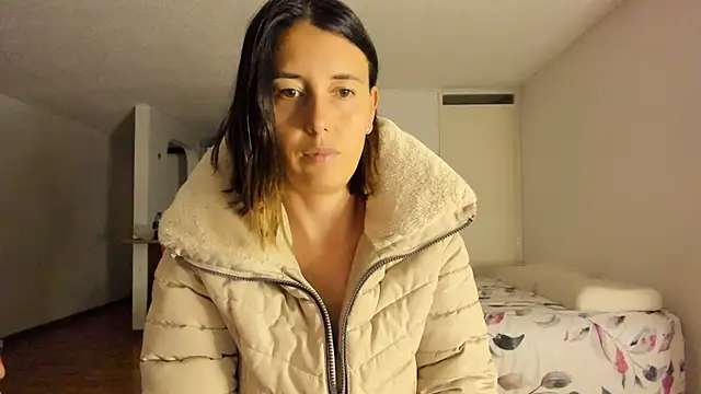 Snapshot of zoe_jeane_beker chatting on December 30, 2024, 12:32 am zoe jeane beker online show from December 30, 2024, 12:32 am