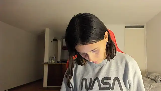 Snapshot of zoe_jeane_beker chatting on February 10, 2025, 11:34 pm zoe jeane beker online show from February 10, 2025, 11:34 pm